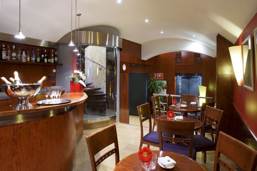 H10 Raco Del Pi Otel Barselona Restoran fotoğraf